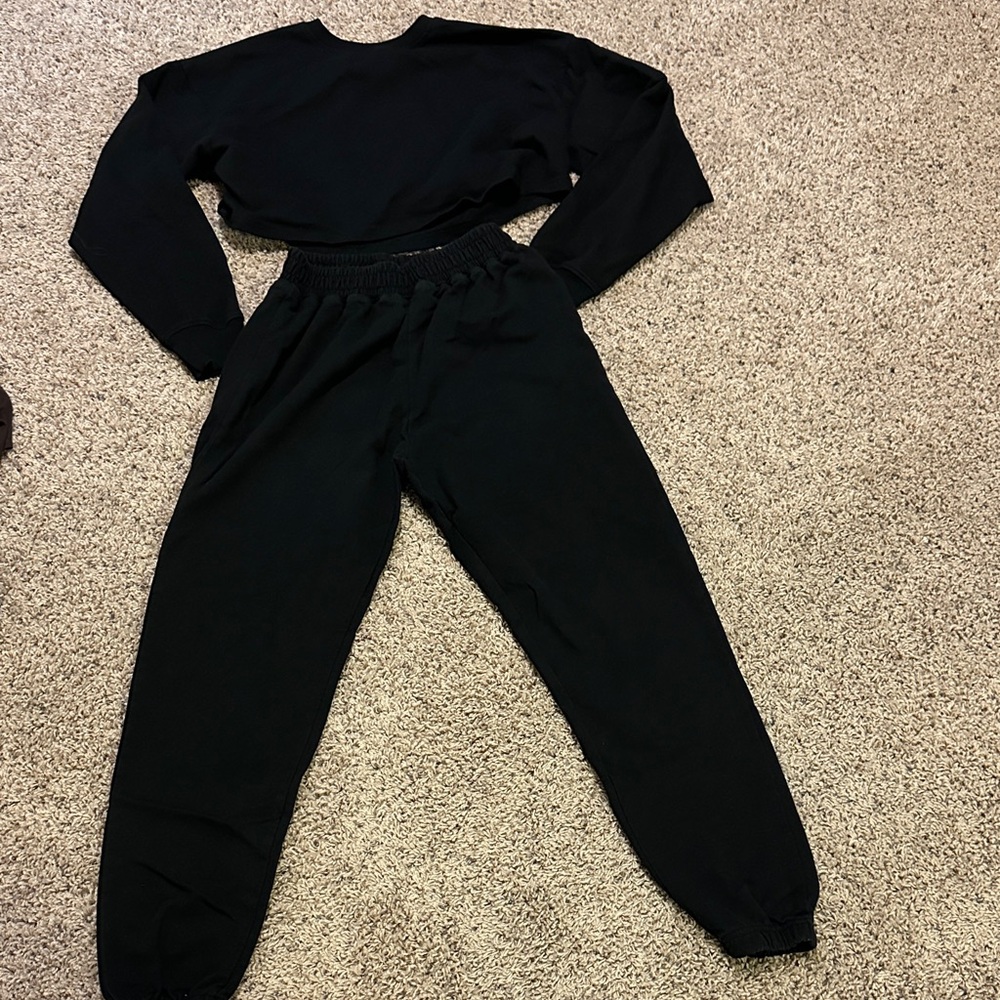 Missguided Black Cropped Sweatshirt & Joggers Set